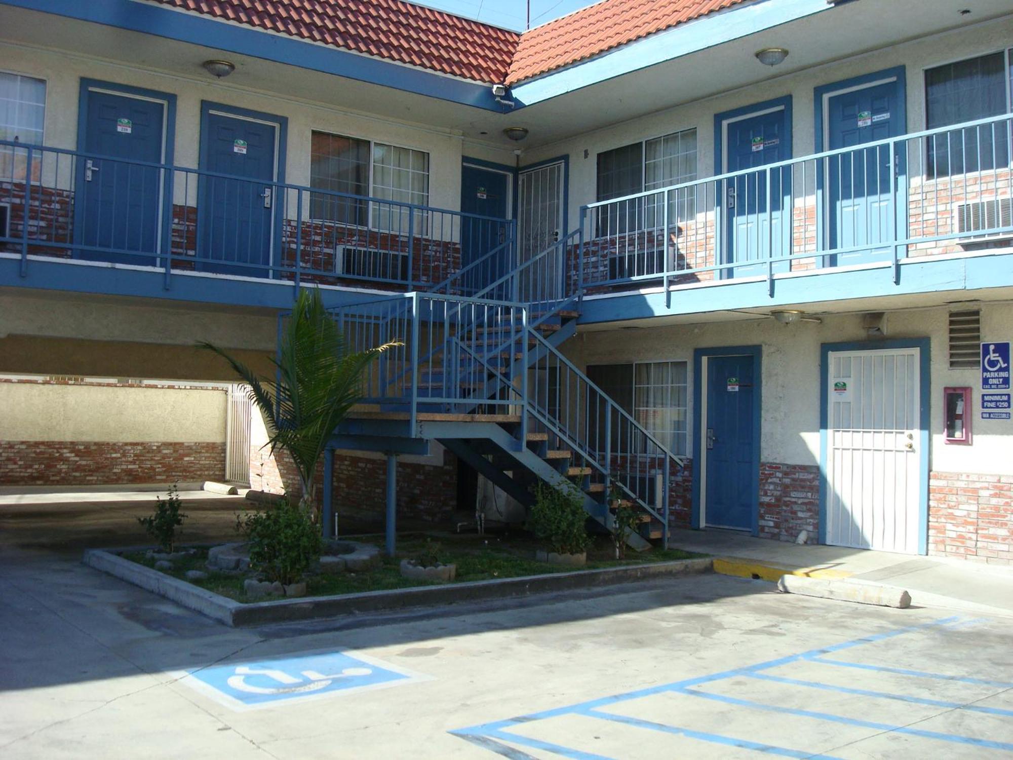 'לונג ביץ Scottish Inns מראה חיצוני תמונה
